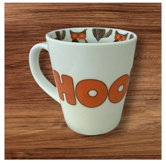 Hooters White and Orange Owl Mug - Picture 1 of 6